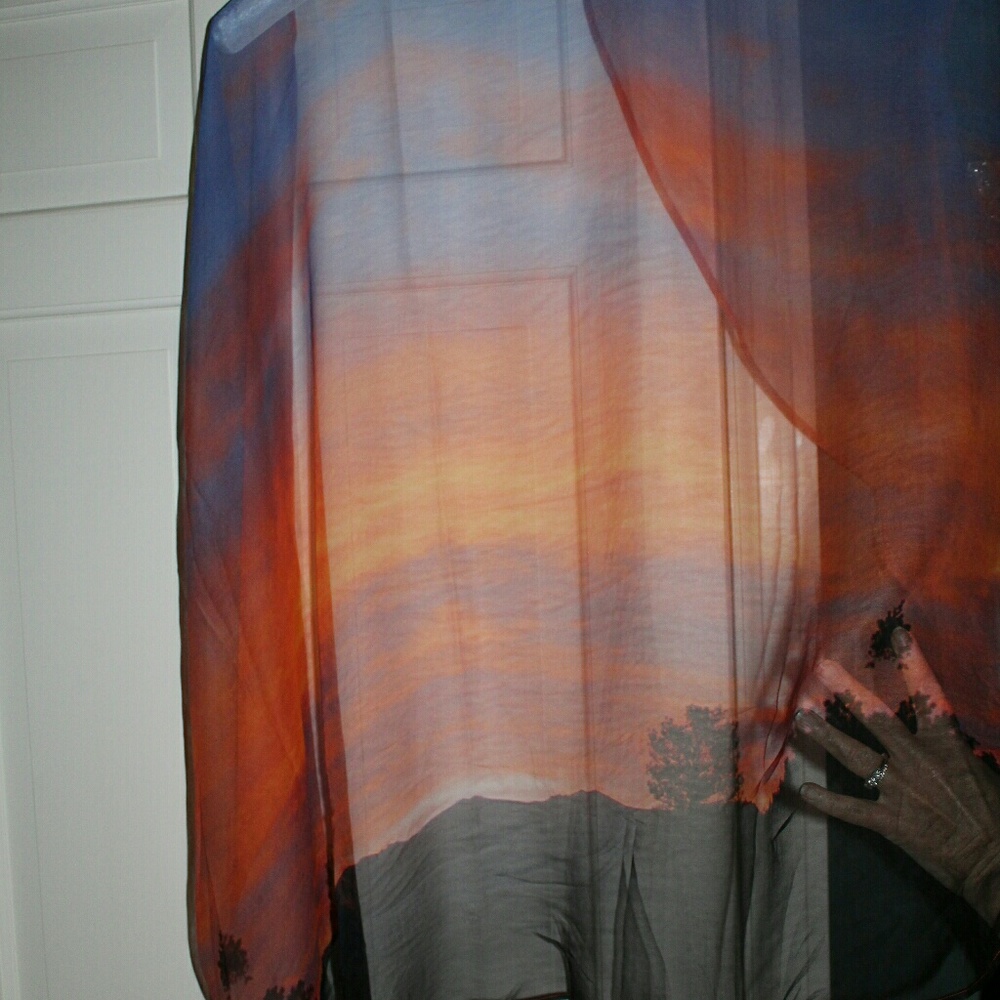 SOLD!! 💘 KIMONO Sunset Gorgeous sheer sexy chic! - Picture 5 of 8